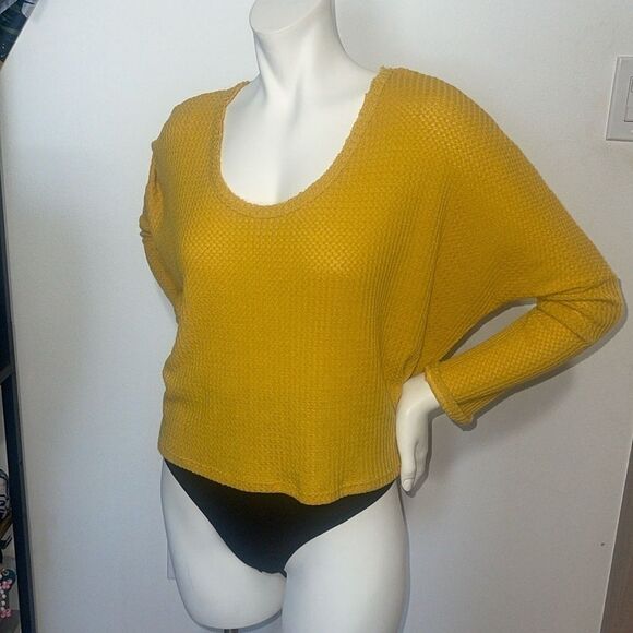 Anthropologie Sadie & Sage mustard yellow long sleeve crop top - Picture 1 of 8